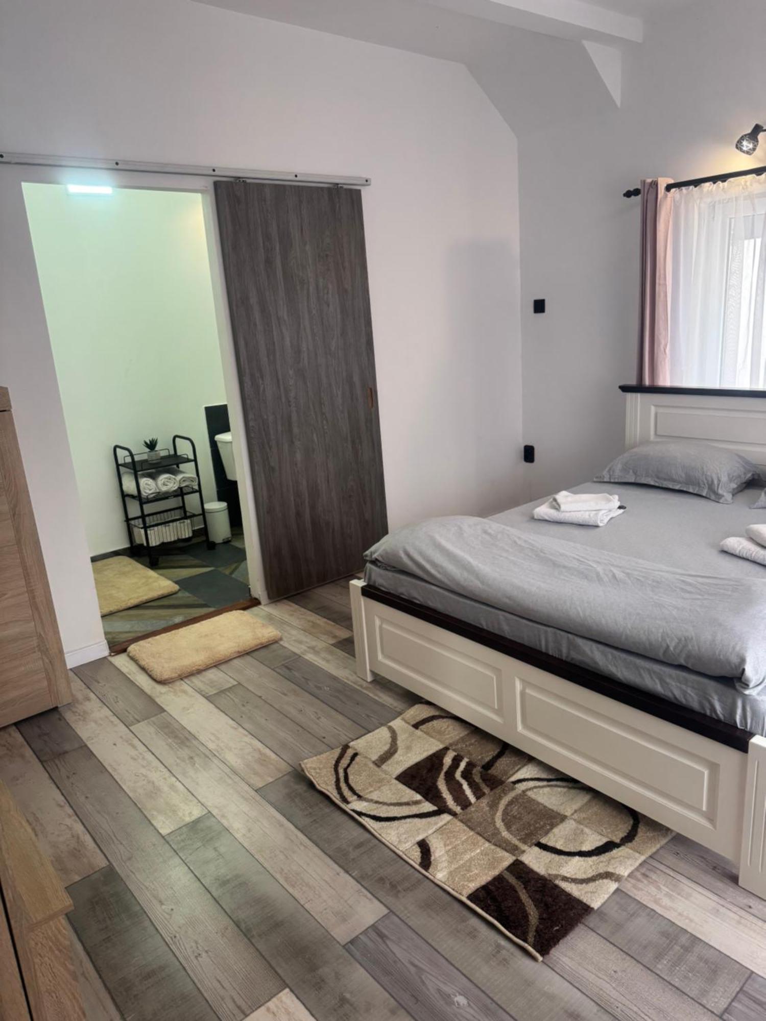 Ferienwohnung Compact House Cluj-Napoca Exterior foto